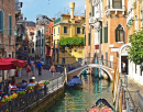 Gondel auf dem Kanal in Venedig