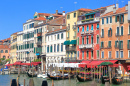 Häuser mit Blick auf den Canal Grande in Venedig