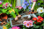 Gartengeräte und Blumen