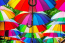 Regenbogen-Regenschirme