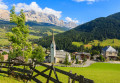 Kirche in La Villa, Dolomiten, Italien