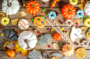 Halloween-Süßigkeiten und -Dekoration