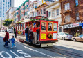 Menschen in der Seilbahn, San Francisco, USA