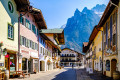 Berühmte Altstadt in Mittenwald, Deutschland