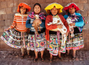 Quechua Frauen in traditionellen Kleidern
