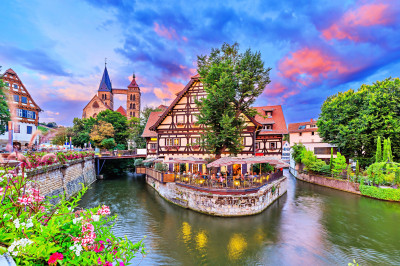 Mittelalterliches Esslingen am Neckar bei Sonnenuntergang
