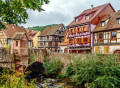Alte Steinbrücke in Kaysersberg, Frankreich