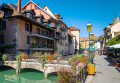 Altstadt von Annecy und Fluss Thiou, Frankreich