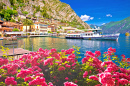 Der malerische Hafen von Limone sul Garda, Italien