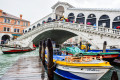 Regentag auf der Rialtobrücke, Venedig