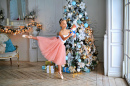 Junge Ballerina Tanzt Weihnachtstanz