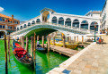 Der Canal Grande und die Rialtobrücke, Venedig, Italien