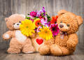 Teddybären und schöne Blumen