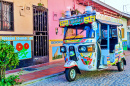 Buntes Mototaxi in Guatape, Kolumbien