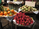 Rambutan und Früchte auf dem Markt