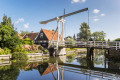 Die historische Quakelbrug-Brücke, Edam, Holland