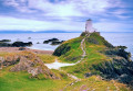 Leuchtturm auf der Insel Llanddwyn in Nordwales, Großbritannien