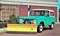 1966er Ford Bronco mit Meyer Schneepflug