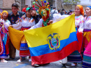 Tänzer bei einer Karnevalsparade in Cuenca, Ecuador