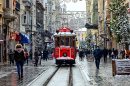 Straßenbahn in der Istiklal-Straße, Türkei