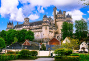 Beeindruckendes mittelalterliches Pierrefonds-Schloss
