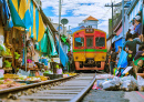 Maeklong Eisenbahnmarkt in Bangkok, Thailand