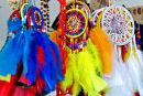 Bunte Traumfänger auf dem Markt in Ecuador