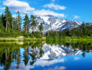 Ein See mit Spiegelung des Mount Shuksan, WA, USA