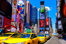 Times Square mit gelben New Yorker Taxis