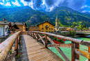 Holzbrücke in Gressoney-Saint-Jean, Italien