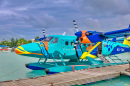 Buntes Wasserflugzeug in Malé, Malediven