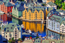 Die malerische Hafenstadt Ålesund, Norwegen
