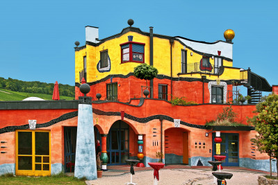 Hundertwasser-Haus in Untereisenheim, Deutschland