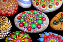 Wunderschöne Mandala-Felsen