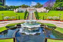 Brunnen auf der unteren Ebene der Baha'i-Gärten