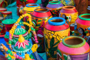 Terrakotta-Töpfe auf einer Kunsthandwerksmesse in Kolkata, Indien