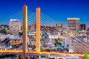 Nachtstadtlandschaft von Tacoma, Washington, USA