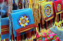 Handgemachte Taschen auf einem orientalischen Basar in Turkmenistan