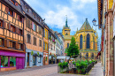 Rue de l'Église in der Altstadt von Colmar, Frankreich