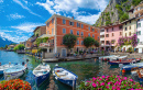 Blick auf Limone, Gardasee, Italien